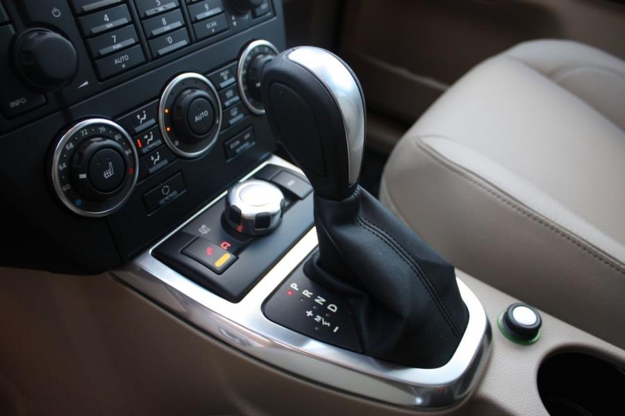  Land Rover LR2 HSE 2009 года  (фото 25 из 54)